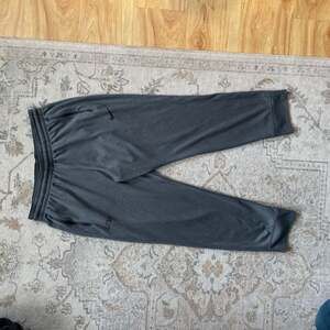 Nike Pants Women's Black Dri Fit Dry Tapered Studio Athletic Active